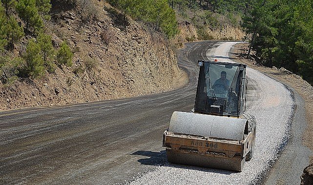 Büyükşehir'den Alanya Yaylakonak yoluna asfalt