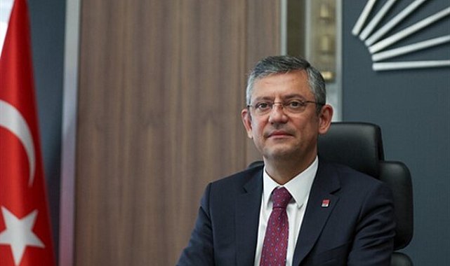 CHP Genel Başkanı Özel, kızı İpek Özel'in mezuniyet törenine katıldı