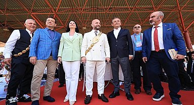 CHP Genel Başkanı Özgür Özel Ekrem İmamoğlu ile birlikte, tarihi Kırkpınar Yağlı Güreşleri'ne 663'ncü kez ev sahipliği yapan Edirne'yi ziyaret etti