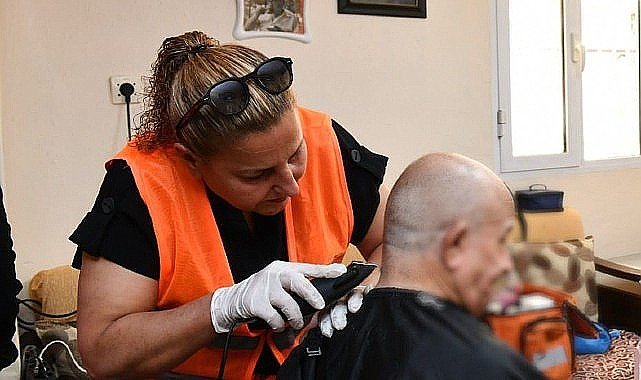 Çiğli'de Kişisel Bakım Hizmeti Yüzleri Güldürüyor
