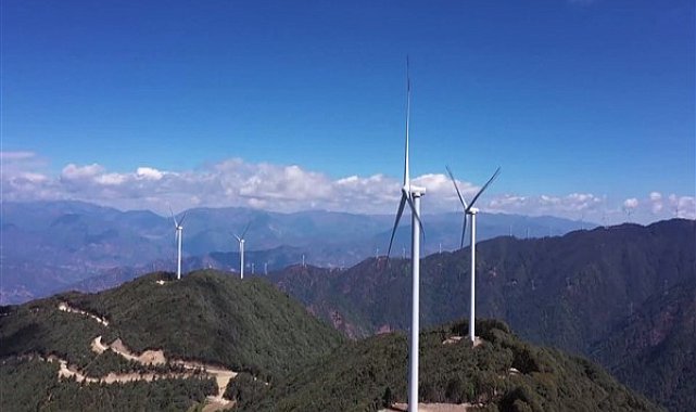 Çin'in elektrikte kurulu gücü ilk yarıda yüzde 14,1 arttı