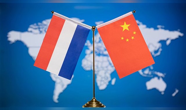 Çin ve Hollanda'nın dışişleri bakanları telefonda görüştü
