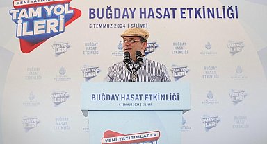 Ekrem İmamoğlu, İstanbul'un iklim ve toprak şartlarına uyumlu yerli buğdayların deneme hasadını, Silivrili çiftçi Ercan Tarladaçalışır ile birlikte yaptı