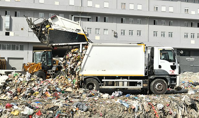 Esenyurt Selahattin Eyyubi Mahallesi, çöp ve atıktan arındırılarak temizlendi
