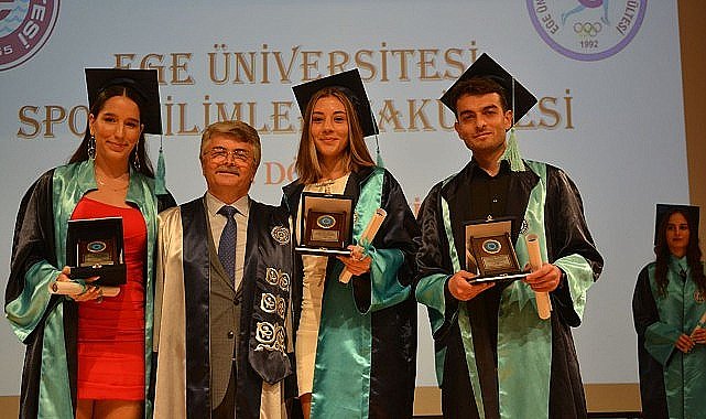 EÜ Spor Bilimleri Fakültesinde mezuniyet coşkusu