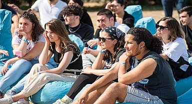 Gençler “Uluslararası Yaz Üniversitesi