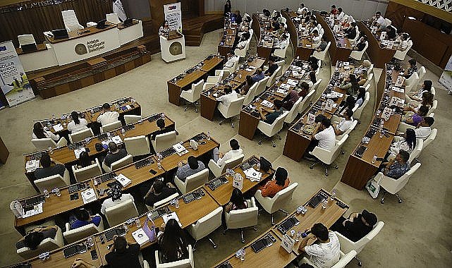 Güneş Okulu Projesi'nde gençlere sektör tanıtıldı