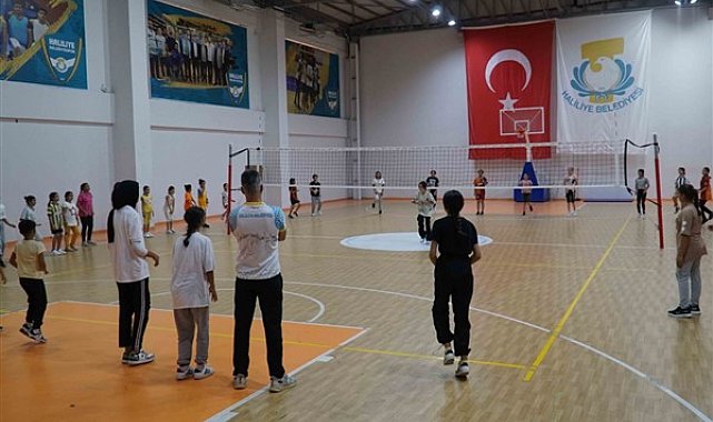Haliliye Belediyesi Yaz Spor Okulları’nda gençlere spor alışkanlığı kazandırılıyor