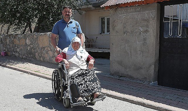 Hüsne Teyze Tekerlekli Sandalyesine Kavuştu…