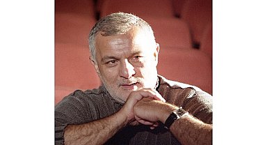 İBB Şehir Tiyatroları Kenan Işık'ı Kaybetmenin Üzüntüsünü Yaşıyor