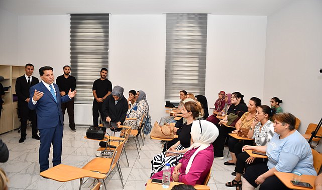 İlk yardım eğitimi kursiyerleri sertifikalarını Başkan Özer’den aldı