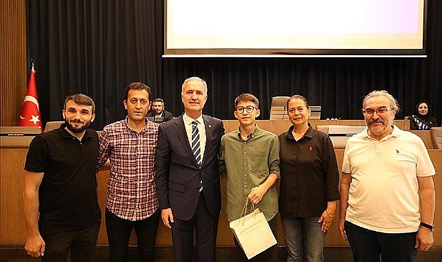 İnegöl'ün Başarılı Gençleri Mecliste Ağırlandı