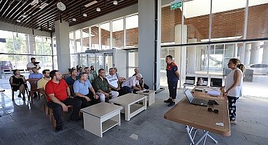 İzmir Büyükşehir Belediyesi Efes Selçuk'ta muhtarlara yönelik yangın eğitimi