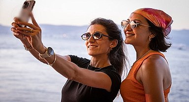 İzmir'in eşsiz gün batımında Körfez turları başladı