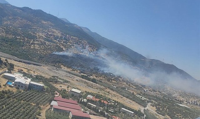 İzmir’in Menemen ilçesindeki yangına müdahale sürüyor