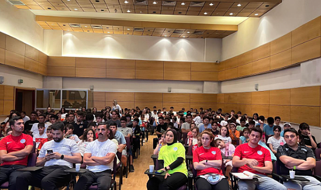 Kayseri'de ''Harekete Geç Sınırları Zorla'' söyleşisi gerçekleştirildi