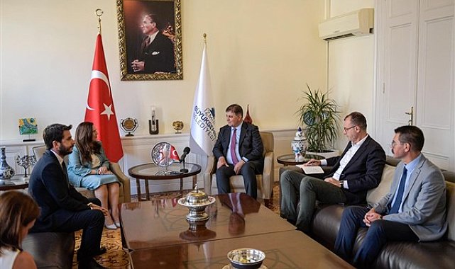 KKTC İzmir Başkonsolosu İnanıroğlu’ndan Başkan Tugay’a ziyaret