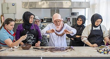 Konak'ın en tatlı kursu: Mutluluk ve istihdam üretiyor
