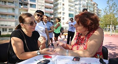 Konak'ın parklarında sağlık var: Önce spor sonra tarama