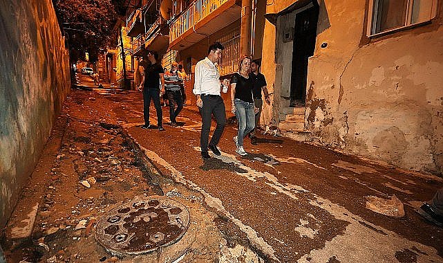 Konak'ta yara sarma mesaisi: Belediye ekipleri tüm imkanlarıyla sahada