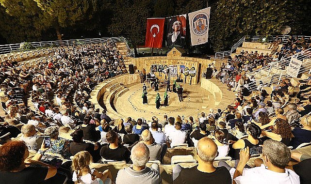 Madımak Katliamı, 31.yılında Amfi Tiyatro'da Alevi Kültür Dernekleri Selçuk Şubesi'nin hazırladığı program ile anıldı