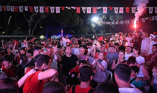 Milli heyecan Bornova'da bir başka yaşanıyor
