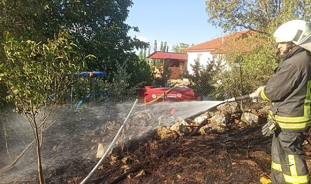 Muğla’da tankerlerle yangınların büyümesi önlendi