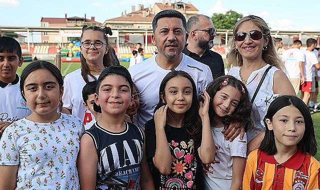 Nevşehir Belediyesi'nin, çocuk ve gençlere yönelik sağlıklı bir yaşam kültürünü benimsetmek amacıyla düzenlediği Yaz Spor Okulları'nın yeni dönemi başladı
