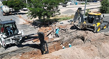 Nevşehir Belediyesi tarafından 2000 Evler Mahallesi'nde gerçekleştirilen içme suyu ana isale hattı yenileme çalışmaları tamamlandı