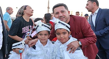 Nevşehir'in il oluşunun 70. Yıl dönümü dolayısıyla Kayaşehir'de düzenlenen tören büyük ilgi gördü