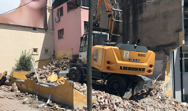 Osmangazi'de kamu arazisine inşa edilen gecekondu yıkıldı