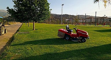 Salihli Belediyesi'nden Yeşil Alanlara Bakım Çalışması