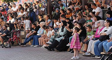 Şehir Tiyatrosu Açık Havaya Çıktı