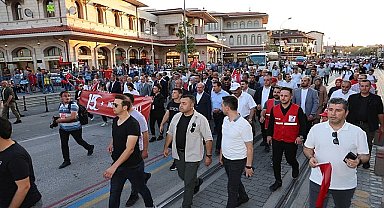 Selçuklu Belediye Başkanı Ahmet Pekyatırmacı Mevlana Meydanı'nda düzenlenen 15 Temmuz Demokrasi ve Milli Birlik Günü etkinliklerindeki coşkuya ortak oldu