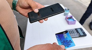 Selçuklu Belediyesi, Atık Kumbaram Projesi bünyesinde hayata geçirilen “Mobil Atık Kumbaram Aracı