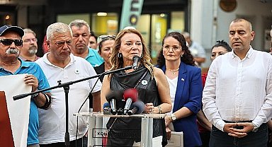 Srebrenitsa Katliamı'nda hayatını kaybedenler Konak'ta anıldı