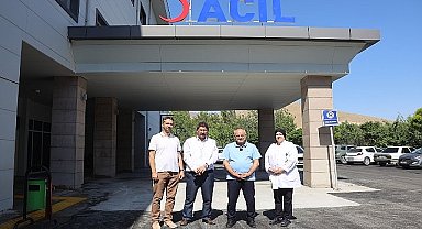 Yahyalı Belediyesi, ilçenin önemli sağlık kurumlarından biri olan Devlet Hastanesi'nin acil girişinde asfaltlama çalışması gerçekleştirdi