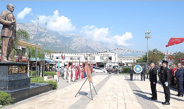 30 Ağustos Zafer Bayramı dolayısıyla Kemer'de tören düzenlendi.