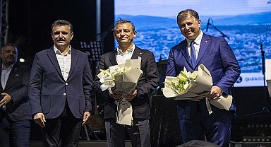 38. Dikili Kültür, Demokrasi ve Emek Festivali CHP Genel Başkanı Özgür Özel'le başladı