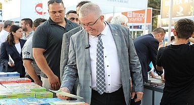 6. Edremit Kitap Fuarı “Ölmez Ağacın Gölgesinde Kitap