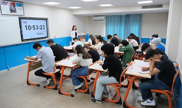 Adana Büyükşehir Belediyesi Ücretsiz Kurs Merkezleri öğrencileri üniversiteye yerleşti