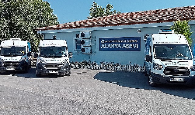 Alanya Aşevi ihtiyaç sahiplerinin yanında