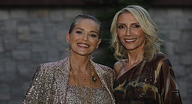Altın Küre Uluslararası İkon Ödülü alan Sharon Stone'dan GAİN'e özel röportaj: “Bir ikon olmak inanılmaz!