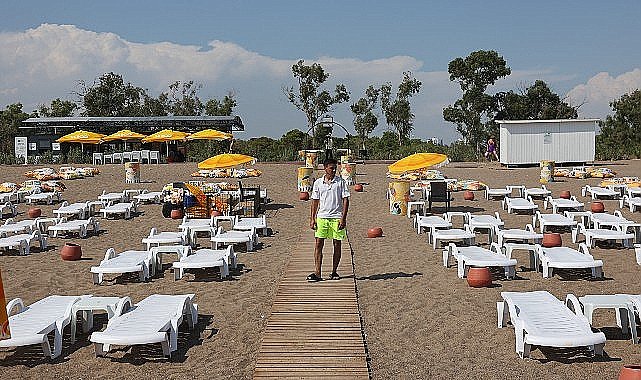Antalya Büyükşehir, Lara Sahili Sosyal Tesisi'ni hizmete açtı