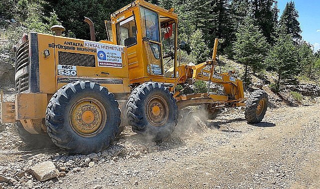 Antalya Büyükşehirden yayla yollarına bakım