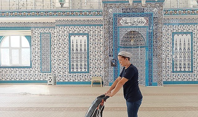 Aydın Büyükşehir Belediyesi Camileri Pırıl Pırıl Yapıyor