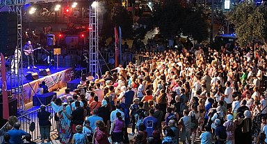 Aydın Büyükşehir Belediyesi, düzenlediği “Yaz Konserleri