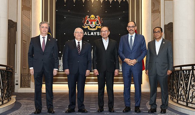 Bakan Güler, MİT Başkanı Kalın ile Malezya'da