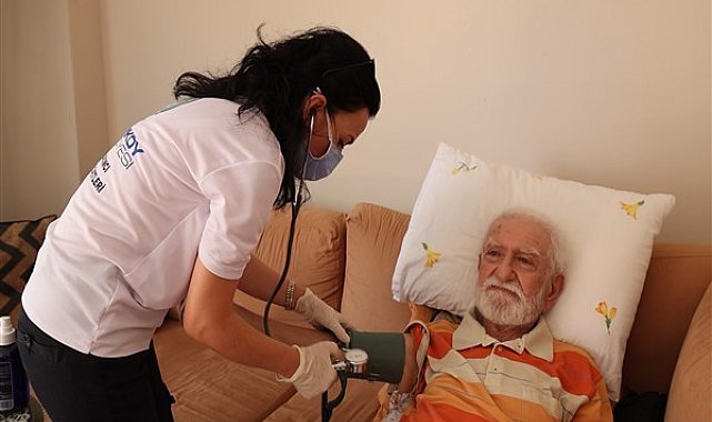 Bakırköy'de evde sağlık hizmetleri devam ediyor