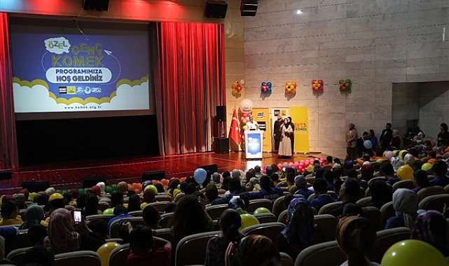 Başkan Altay, Özel Genç KOMEK Yaz Okulu kapanış programına katıldı